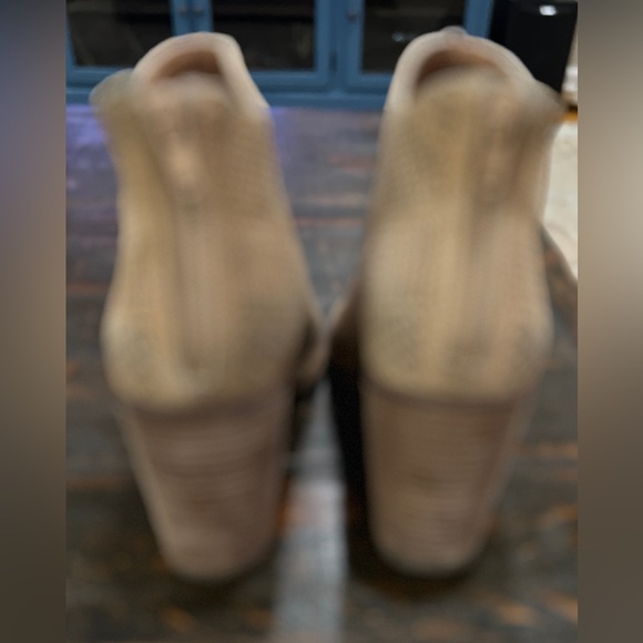 Lucky Brand Vacob Suede Perforated Ankle Boots - Picture 4 of 4